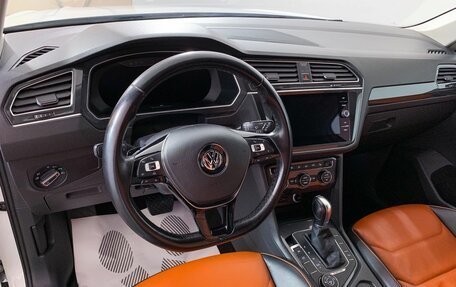 Volkswagen Tiguan II, 2018 год, 3 347 000 рублей, 12 фотография