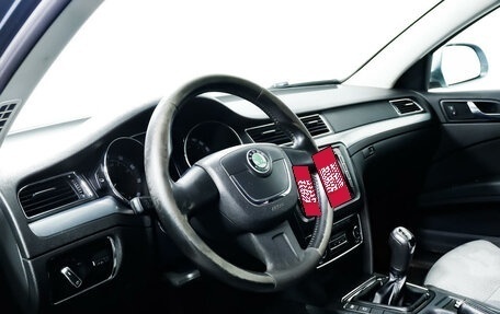 Skoda Superb III рестайлинг, 2008 год, 775 000 рублей, 13 фотография