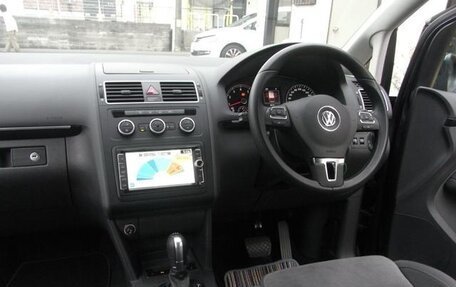 Volkswagen Touran III, 2013 год, 895 000 рублей, 12 фотография