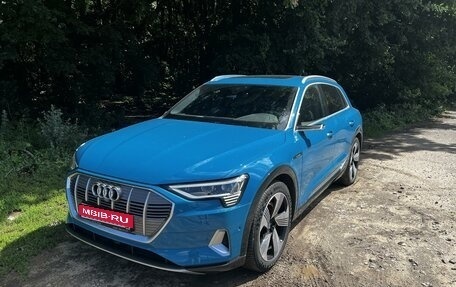 Audi e-tron I, 2019 год, 5 300 000 рублей, 1 фотография