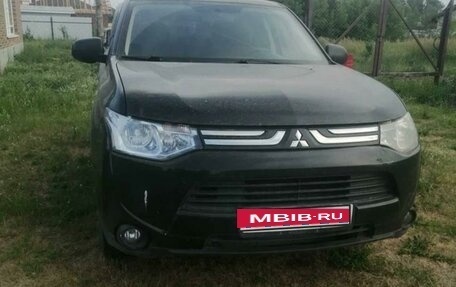 Mitsubishi Outlander III рестайлинг 3, 2013 год, 1 600 000 рублей, 1 фотография