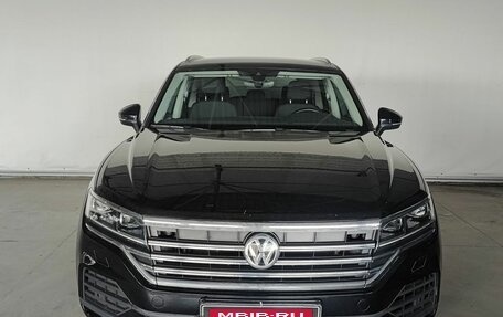 Volkswagen Touareg III, 2019 год, 4 650 000 рублей, 2 фотография
