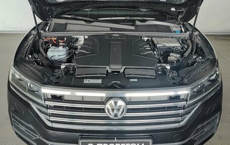 Volkswagen Touareg III, 2019 год, 4 650 000 рублей, 15 фотография