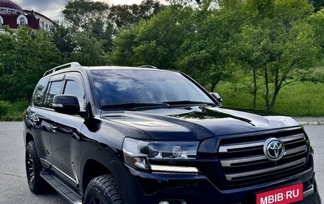 Toyota Land Cruiser 200, 2016 год, 6 980 000 рублей, 1 фотография