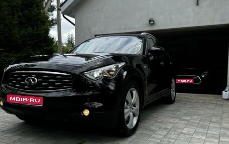 Infiniti FX II, 2010 год, 1 900 000 рублей, 1 фотография