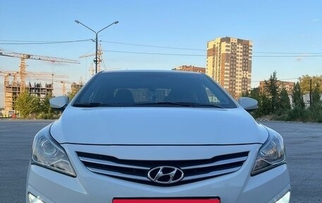 Hyundai Solaris II рестайлинг, 2014 год, 1 000 000 рублей, 2 фотография