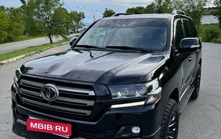 Toyota Land Cruiser 200, 2016 год, 6 980 000 рублей, 2 фотография