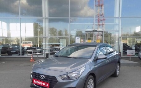 Hyundai Solaris II рестайлинг, 2017 год, 1 400 000 рублей, 1 фотография