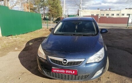 Opel Astra J, 2012 год, 720 000 рублей, 1 фотография