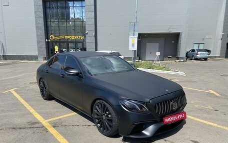 Mercedes-Benz E-Класс, 2018 год, 3 300 000 рублей, 5 фотография