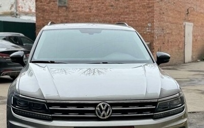 Volkswagen Tiguan II, 2018 год, 2 800 000 рублей, 1 фотография
