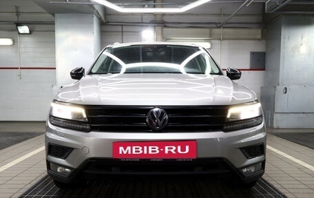 Volkswagen Tiguan II, 2019 год, 2 920 000 рублей, 3 фотография
