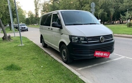 Volkswagen Transporter T6 рестайлинг, 2016 год, 2 550 000 рублей, 3 фотография