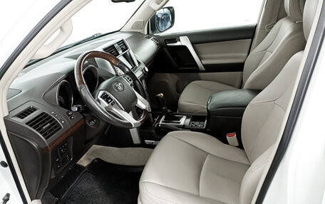 Toyota Land Cruiser Prado 150 рестайлинг 2, 2013 год, 3 787 000 рублей, 16 фотография