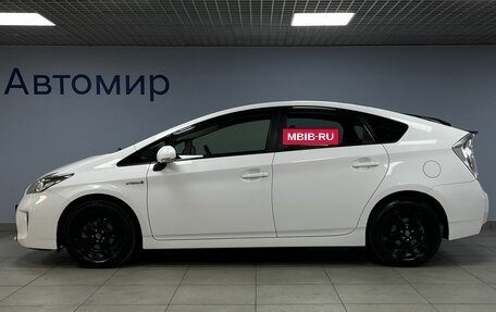 Toyota Prius, 2015 год, 1 750 000 рублей, 8 фотография