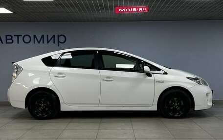 Toyota Prius, 2015 год, 1 750 000 рублей, 4 фотография