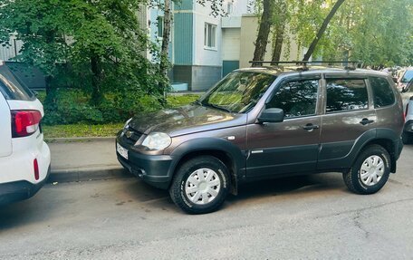 Chevrolet Niva I рестайлинг, 2015 год, 790 000 рублей, 5 фотография