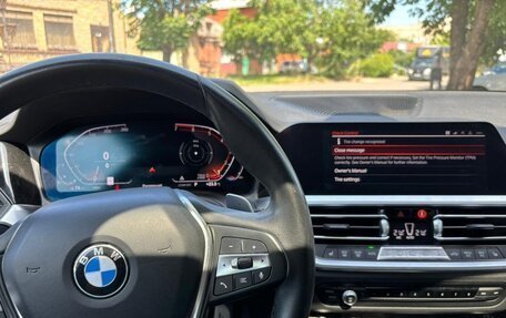 BMW 3 серия, 2019 год, 3 245 000 рублей, 11 фотография