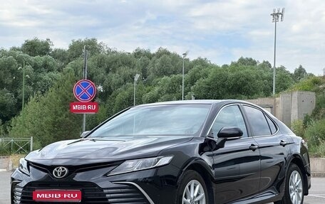 Toyota Camry, 2021 год, 2 950 000 рублей, 1 фотография