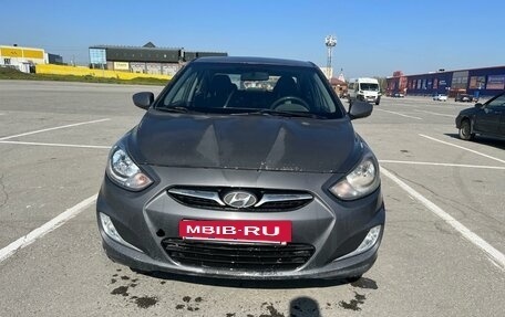 Hyundai Solaris II рестайлинг, 2011 год, 590 000 рублей, 2 фотография