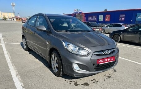 Hyundai Solaris II рестайлинг, 2011 год, 590 000 рублей, 3 фотография