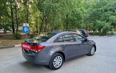 Chevrolet Cruze II, 2011 год, 865 000 рублей, 10 фотография