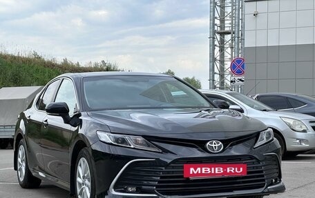 Toyota Camry, 2021 год, 2 950 000 рублей, 3 фотография