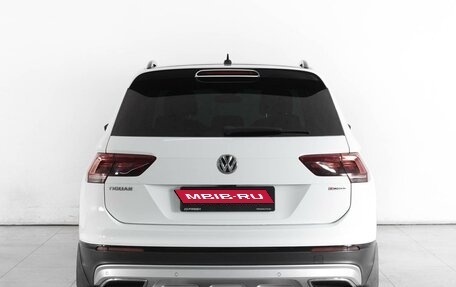 Volkswagen Tiguan II, 2020 год, 2 990 000 рублей, 4 фотография