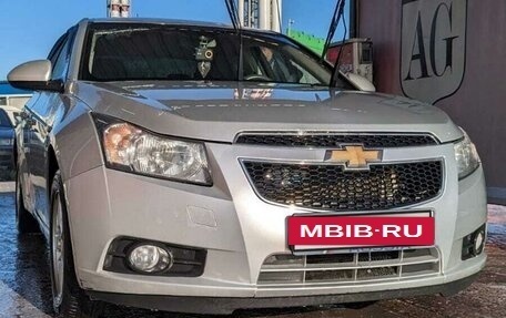 Chevrolet Cruze II, 2010 год, 670 000 рублей, 4 фотография