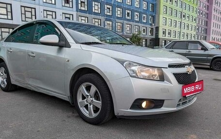 Chevrolet Cruze II, 2010 год, 670 000 рублей, 5 фотография