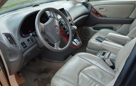 Lexus RX IV рестайлинг, 2000 год, 650 000 рублей, 8 фотография
