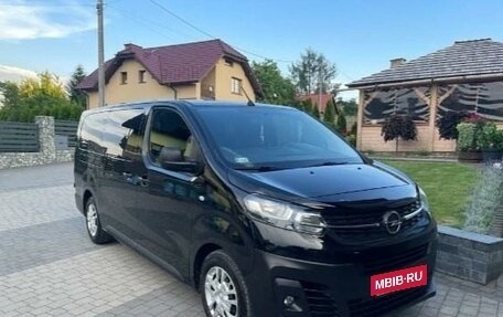 Opel Vivaro, 2020 год, 2 200 000 рублей, 3 фотография