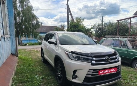 Toyota Highlander III, 2018 год, 4 500 000 рублей, 3 фотография