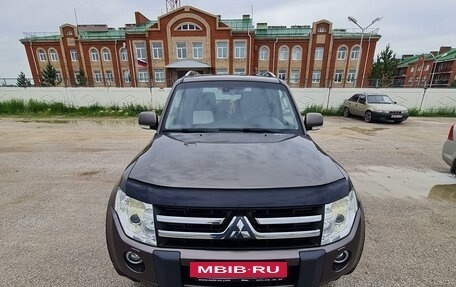 Mitsubishi Pajero IV, 2011 год, 2 250 000 рублей, 2 фотография