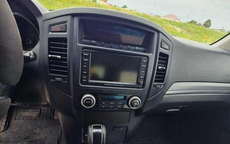 Mitsubishi Pajero IV, 2011 год, 2 250 000 рублей, 13 фотография