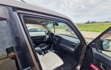 Mitsubishi Pajero IV, 2011 год, 2 250 000 рублей, 12 фотография