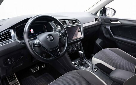 Volkswagen Tiguan II, 2020 год, 3 085 000 рублей, 10 фотография