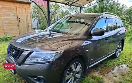 Nissan Pathfinder, 2015 год, 2 300 000 рублей, 2 фотография