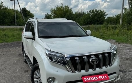 Toyota Land Cruiser Prado 150 рестайлинг 2, 2014 год, 3 800 000 рублей, 9 фотография