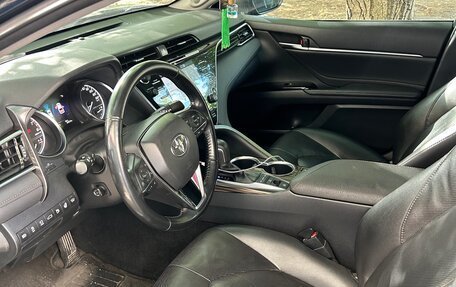 Toyota Camry, 2018 год, 3 300 000 рублей, 6 фотография