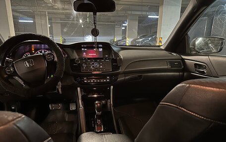 Honda Accord IX рестайлинг, 2017 год, 1 950 000 рублей, 11 фотография