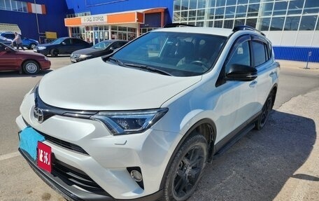 Toyota RAV4, 2018 год, 3 200 000 рублей, 2 фотография