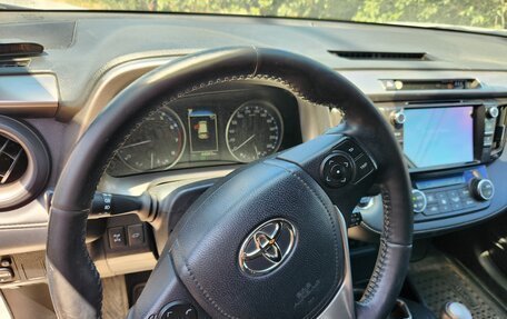 Toyota RAV4, 2018 год, 3 200 000 рублей, 8 фотография