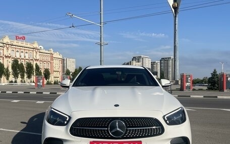 Mercedes-Benz E-Класс, 2020 год, 5 200 000 рублей, 3 фотография