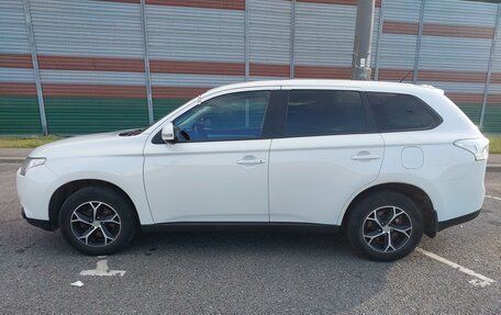 Mitsubishi Outlander III рестайлинг 3, 2014 год, 1 500 000 рублей, 5 фотография