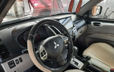 Mitsubishi Pajero Sport II рестайлинг, 2012 год, 1 850 000 рублей, 3 фотография