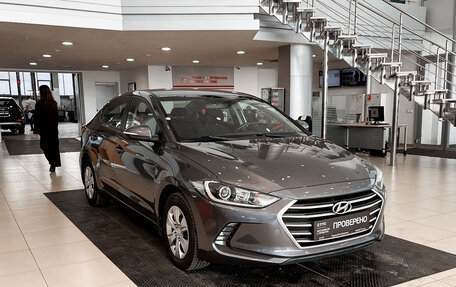 Hyundai Elantra VI рестайлинг, 2018 год, 1 745 000 рублей, 3 фотография