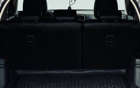 Mitsubishi Outlander III рестайлинг 3, 2014 год, 1 350 000 рублей, 13 фотография