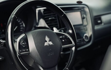 Mitsubishi Outlander III рестайлинг 3, 2014 год, 1 350 000 рублей, 16 фотография