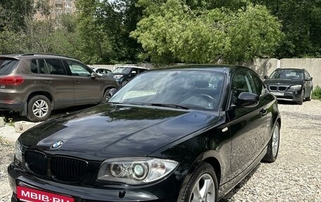 BMW 1 серия, 2010 год, 1 800 000 рублей, 2 фотография